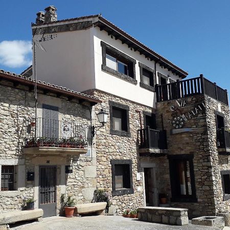 Via Caparra Superior Pensionat Oliva de Plasencia Exteriör bild