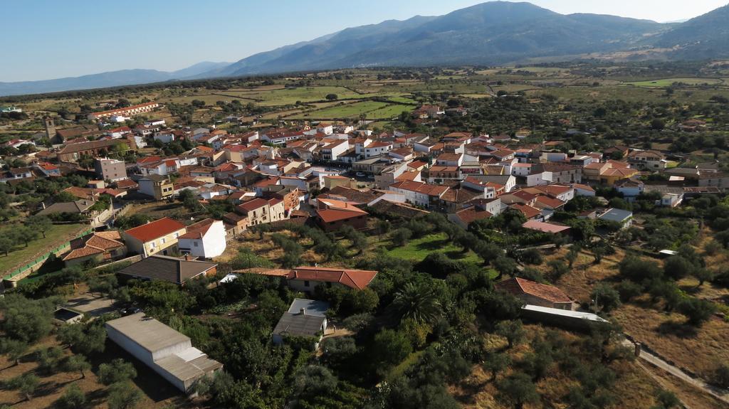 Via Caparra Superior Pensionat Oliva de Plasencia Exteriör bild