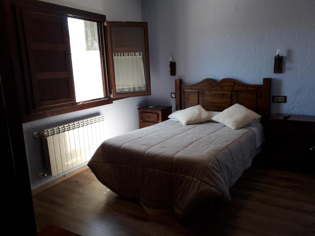Via Caparra Superior Pensionat Oliva de Plasencia Exteriör bild
